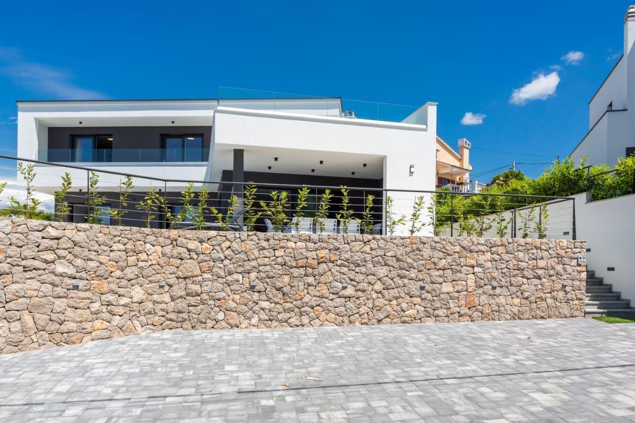 Deluxe Villa With Swimming Pool, Whirlpool On The Roof Terrace With A Beautiful Sea View - By Traveler Tourist Agency Krk Id 2169 II Sveti Vid-Miholjice Exterior foto